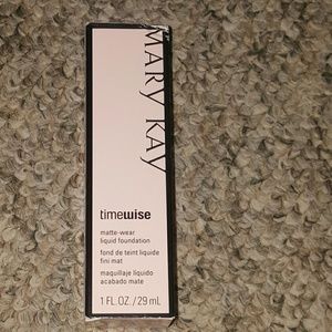 Timewise Matte wear liquid foundation
